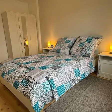 Lejlighed City, 2-zimmer, Kueche, Voll-bad, Balkon Kiel